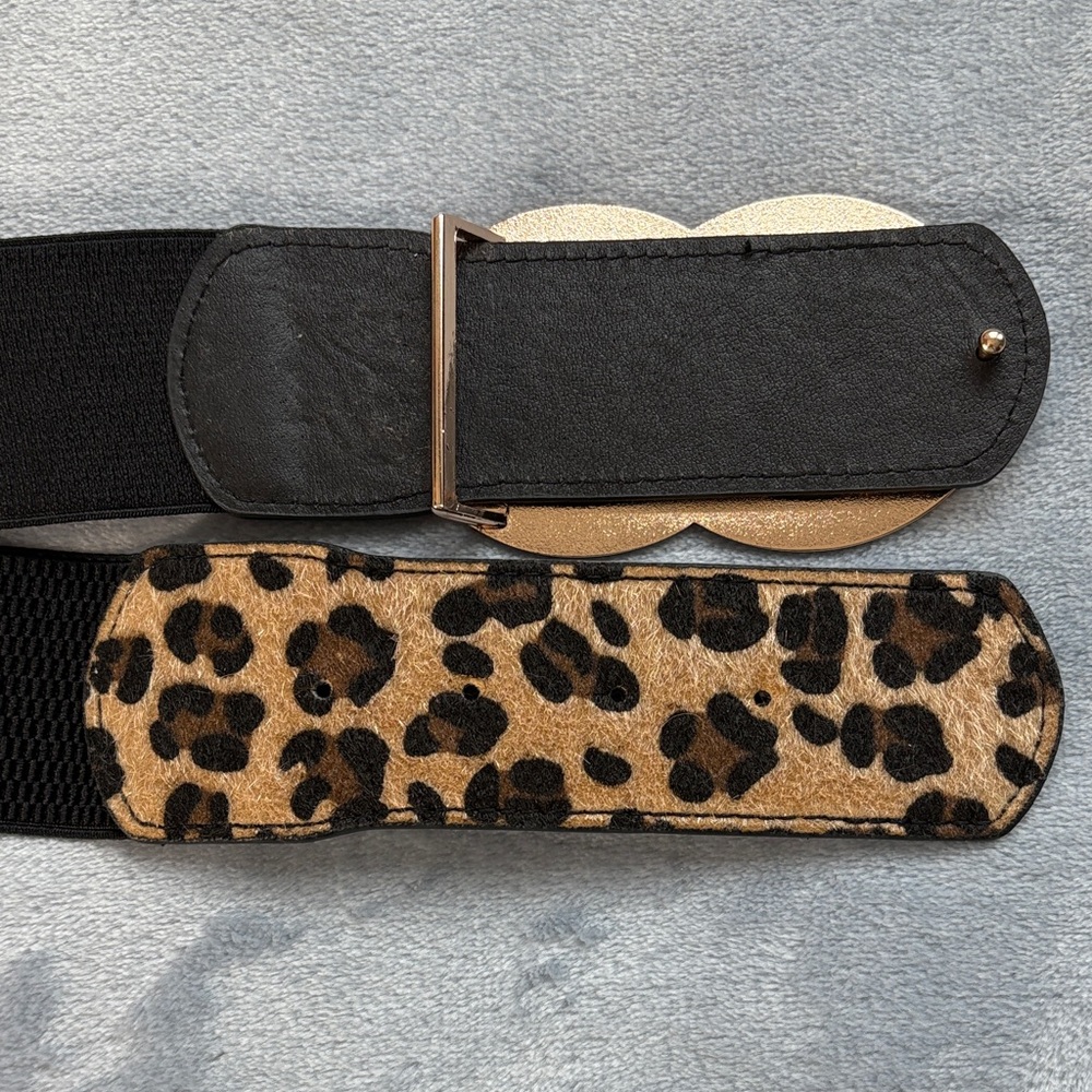 Leopard Print Stretch Belt with Gold Buckle - Picture 3 of 4